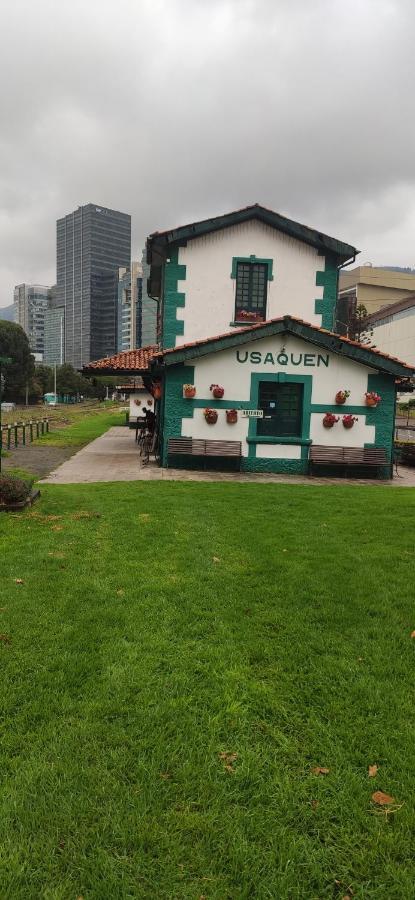 La Parada Del Tren Hostel Bogotá Eksteriør billede